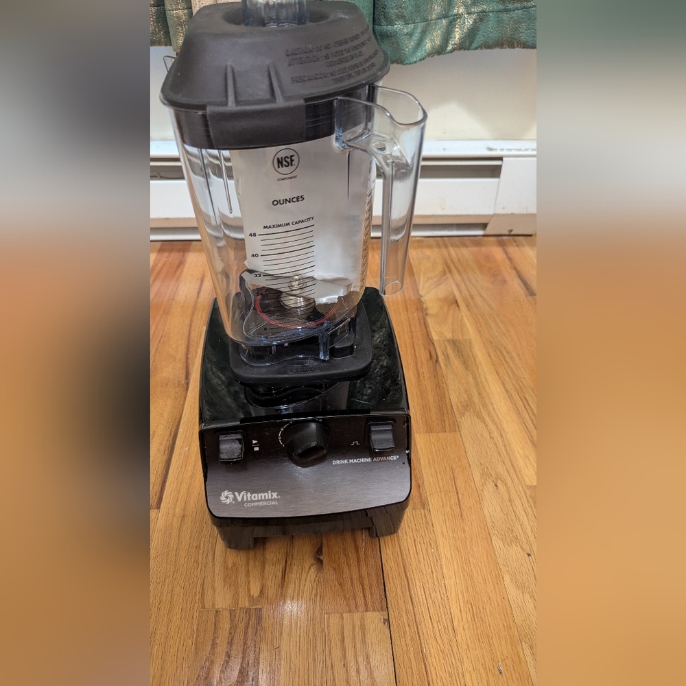 Vitamix Black Blender (Brand New)